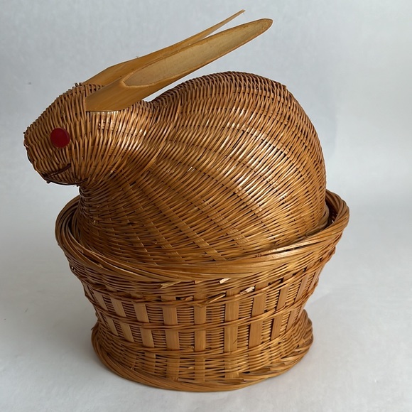 Vintage Rabbit Wicker Basket - Picture 2 of 10